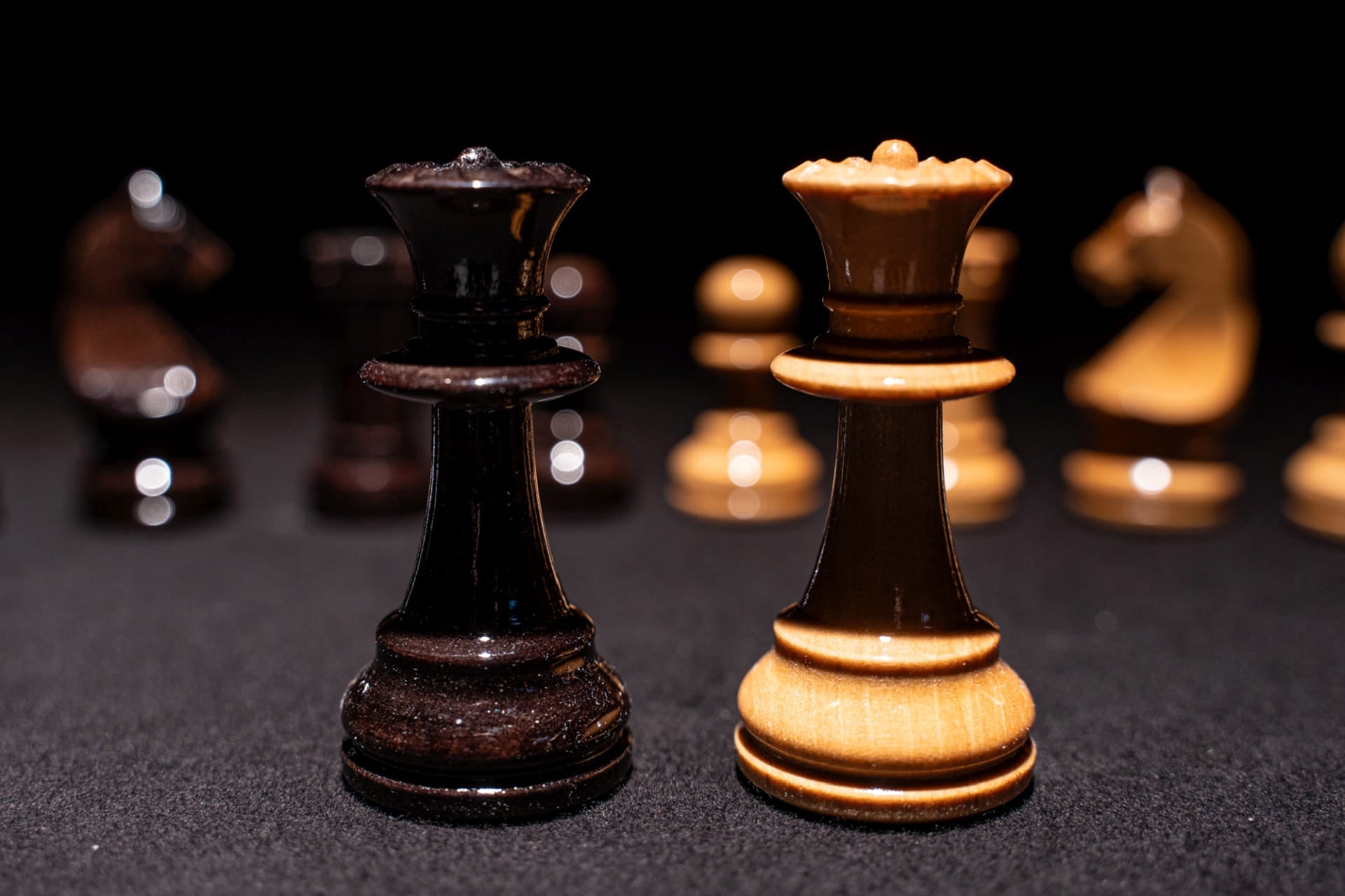 Damen des Figurensatzes Vanas in glänzend