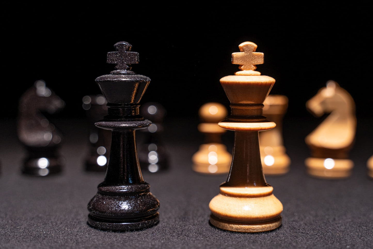 Könige des Figurensatzes Eristo in glänzend