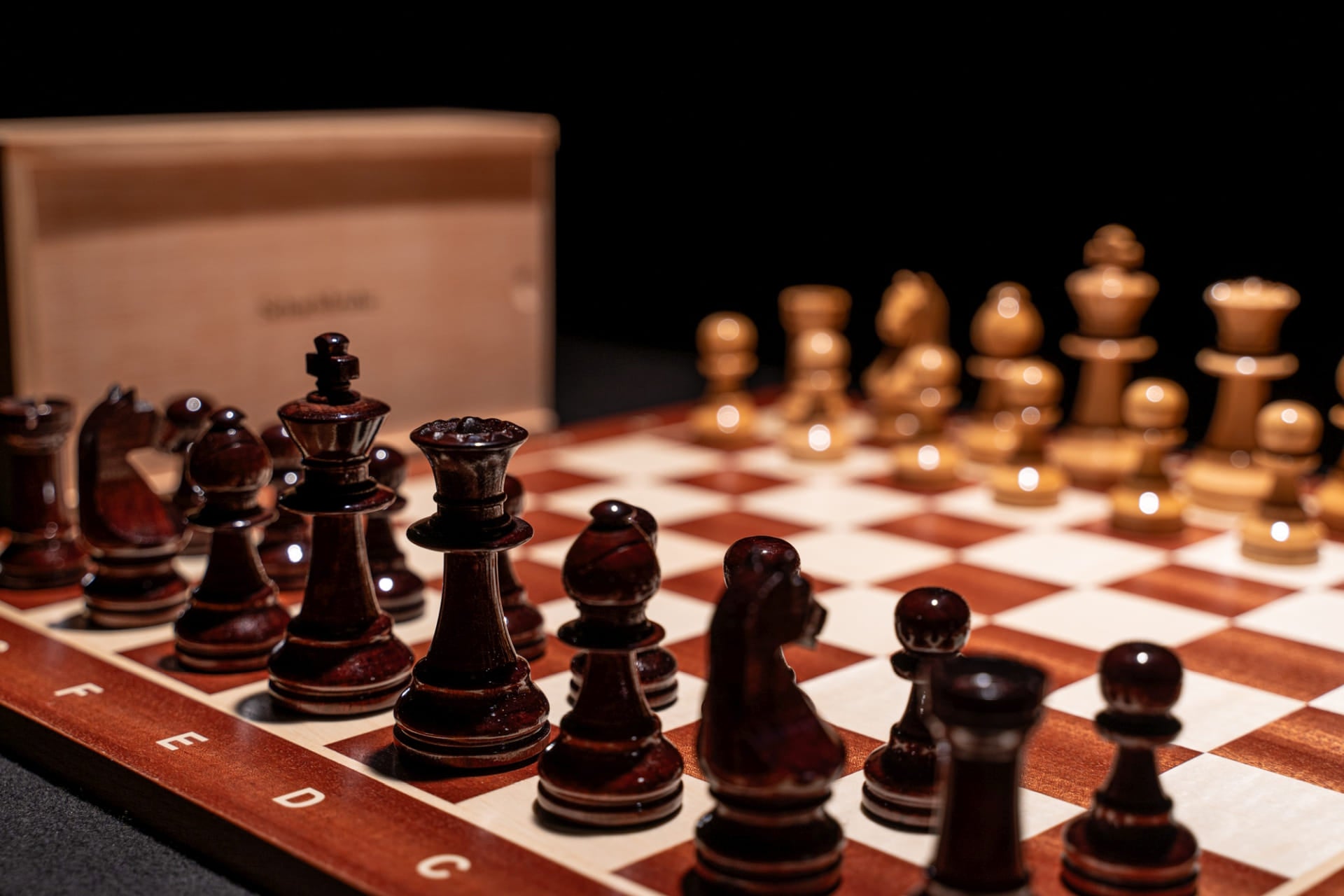 Trailer des Schachspiels Baltaraz in glänzend