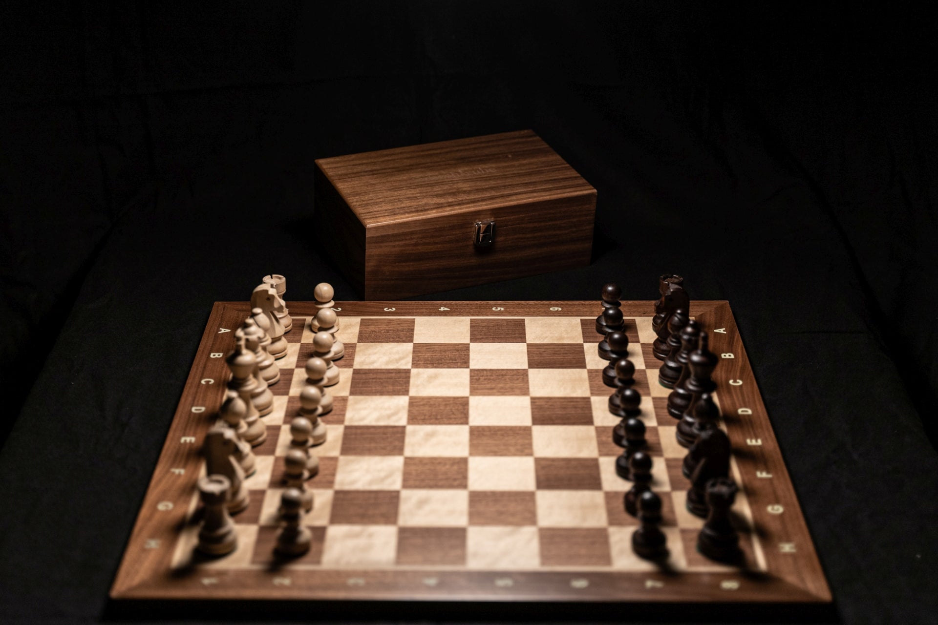 Produktvideo des Schachspiels Manatos